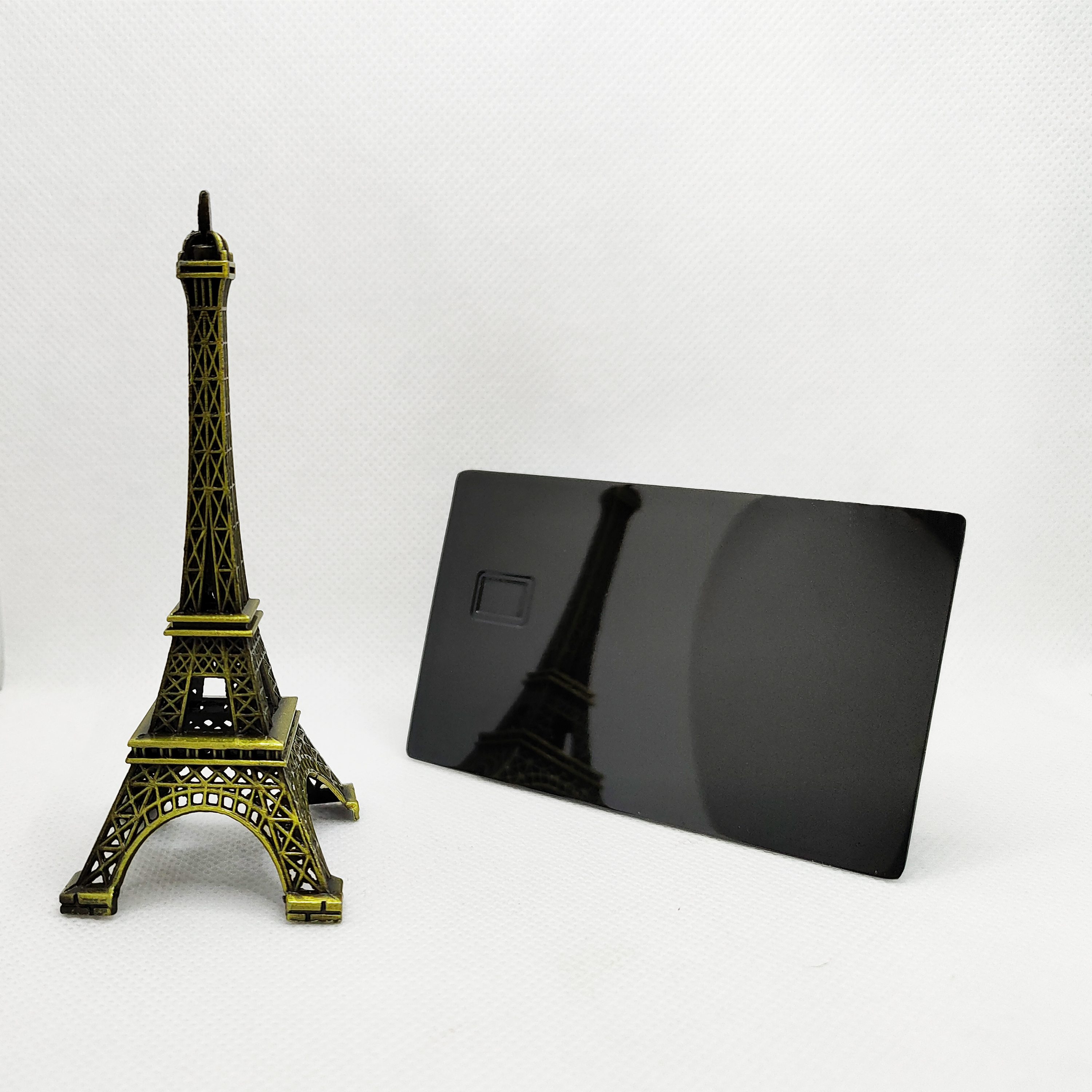 1 Piece 0.8mm Credit Card Size Mirror Reflective Printable Metal Membership Polished Card With Chip Slot and Signature Bar: Russet