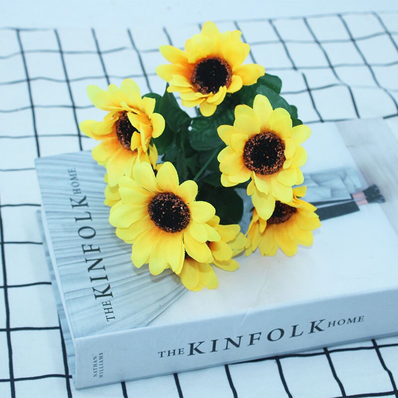 Une variété de fleurs en soie artificielle bouquets de tournesol pâquerettes maison jardin table de mariage bricolage simulation décorative fleur acces: 1
