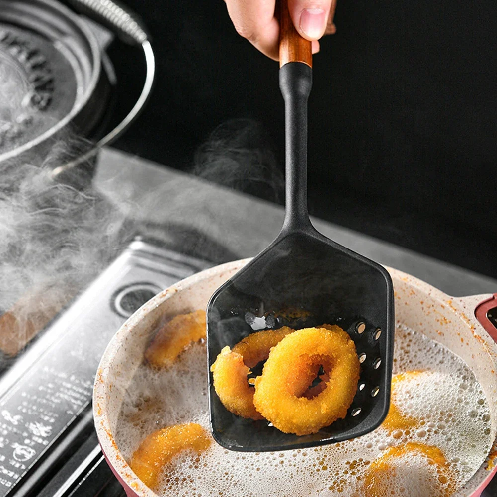 7 stk. silikon kjøkkenredskaper sett med trehåndtak ikke-pinne kjøkkenredskaper stekespade dørslag suppeskje spade kjøkkenutstyr