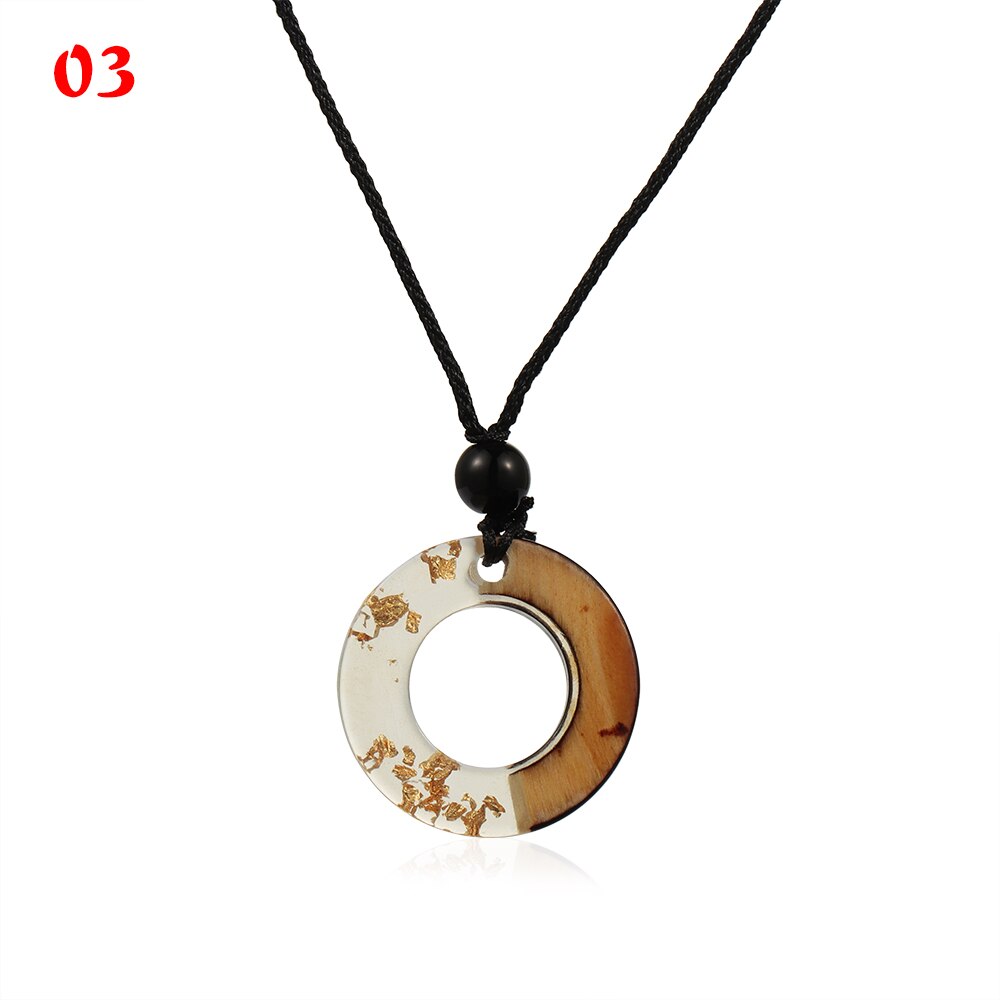 Handmade Resin Wood Pendant Necklace Wooden Vintage Carved Coin Necklace Medal Chain Double Layered Necklace Pendant Choker
