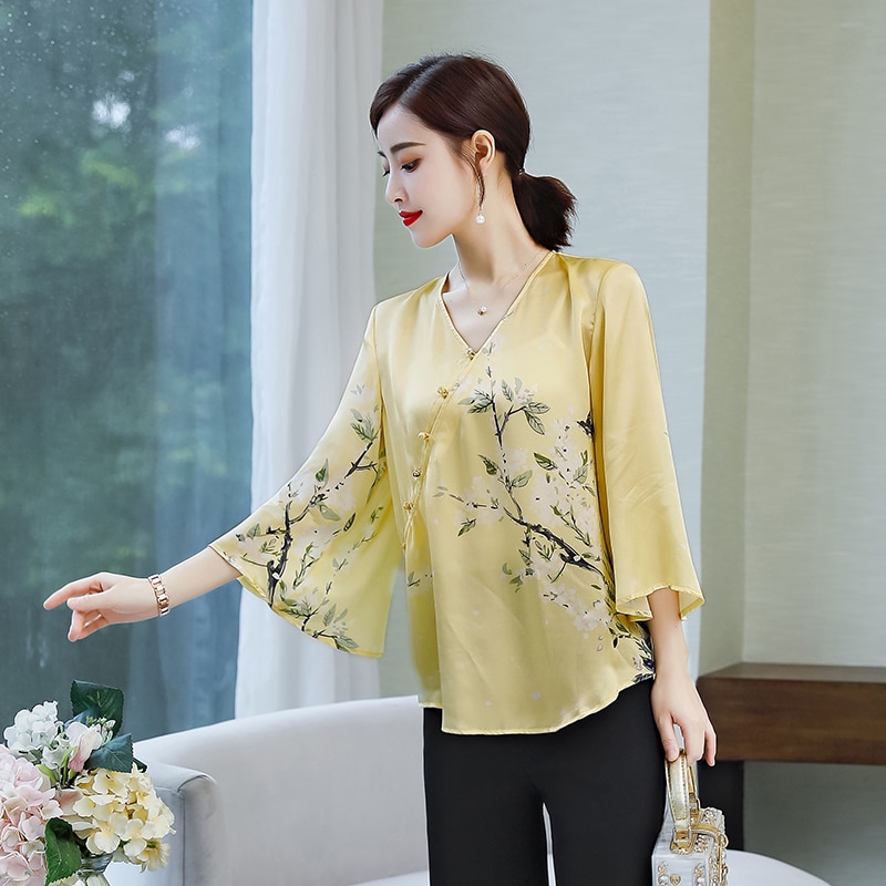 Short-Sleeve Side-Slit Qipao / Flower Embroidered A-Line Qipao main image 1