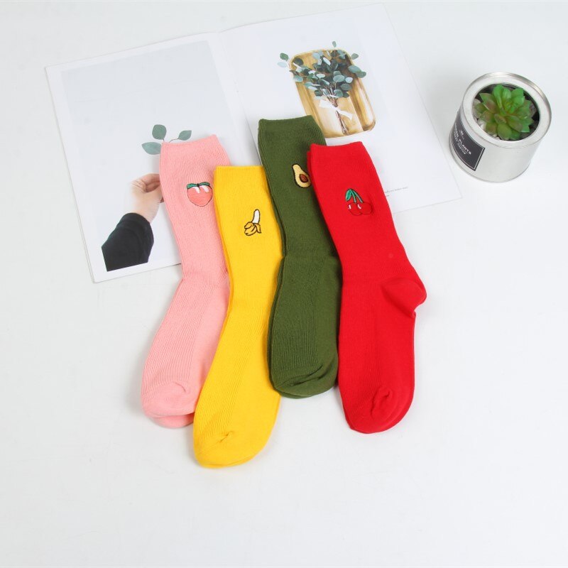 Mignon dessin animé fruits impression avocat banane cerise pêche filles Kawaii chaussettes meias coréen Harajuku broderie Pile tas chaussettes drôles