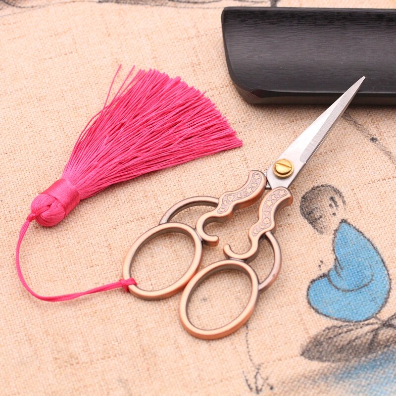 Edelstahl schere stickerei stoff DIY schneiden handwerk kreuz stich Europäischen retro klassische kunst nähen schneiderei zubehör: W   1PCS
