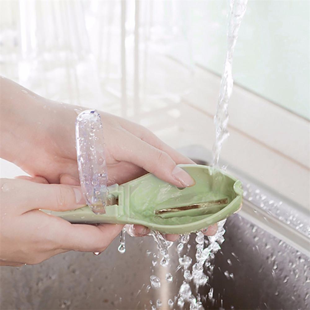 1Pc Convenient Fish Skin Scale Scraping Brush Graters Fast Remove Kitchen Gadgets
