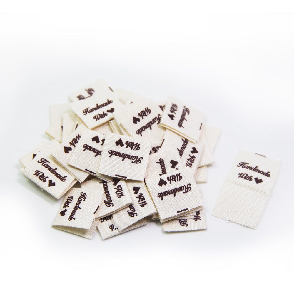 100Pcs Handmade Mit Liebe Kleidung Etiketten Geprägte Tags DIY Flagge Etiketten Für Garment Nähen Zubehör: beige