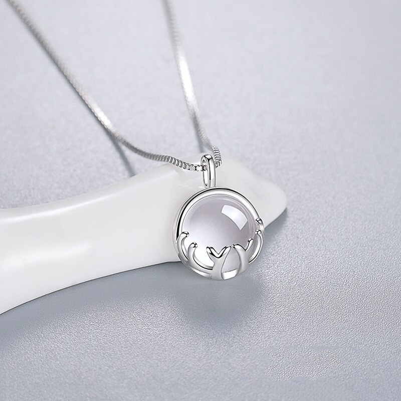 Huitan Eenvoudige Stijlvolle Imitatie Maansteen Hanger Ketting Voor Vrouwen Fancy Box Ketting Meisje Veelzijdige Mode-sieraden 2022