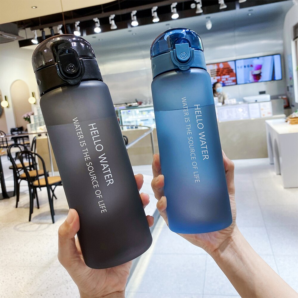780ml plast sport vattenflaska stor kapacitet utomhus matt vatten kopp män kvinnor barn student protable flaska för vatten