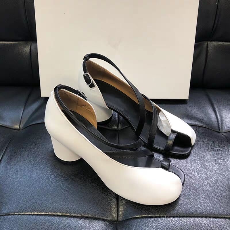 Newest Split toe sandals women leather flip flops cross-tied hollow roman flat summer shoes