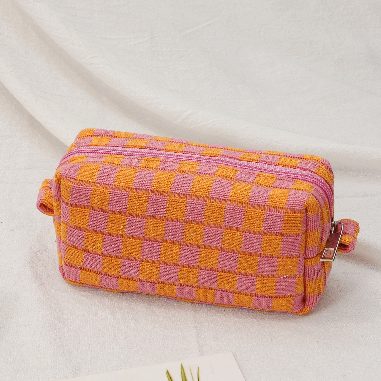 Checkerboard Cosmetic Bag Knitted Toiletry Storage Bag Colorful Makeup Pouch Organizer Checkered Pattern Cosmetic Bag: Orange