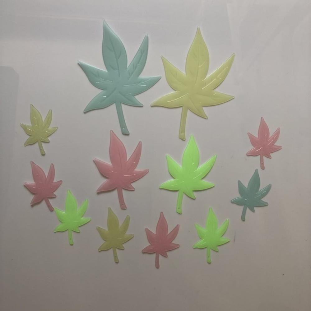 SAILEROAD 12Pcs/Bag 8.5*8.5 CM Kids Glow in The Dark Leaf Toy Stickers Cute Large Size Leaves Room Decoration Luminous Sticker: 1 same photo