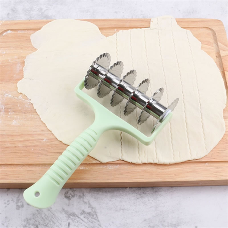 Wavy Rolling Dough Cutter Stainless Steel Pizza Wheel Pasta Cookie Biscuit Scraper Slicer Fondant Cake Mold Baking Pastry Tools