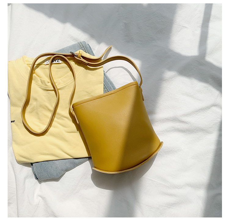 models Retro personality Single Shoulder Skew Pack Bucket bag Korean Edition