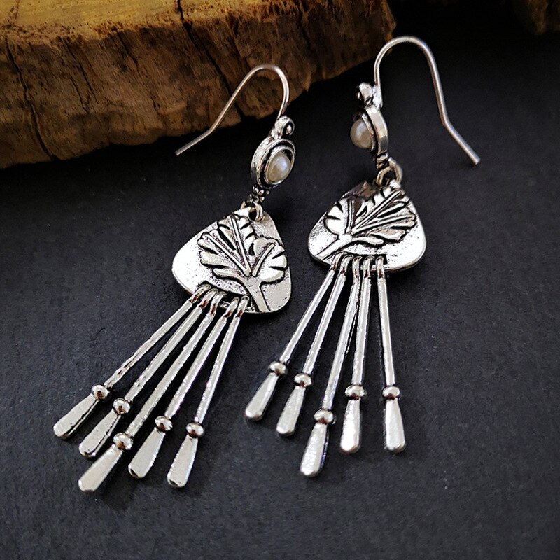 Bohemian National Style Vintage Silver Inlaid Round Pearl Carving Leaf Shape Women&#39;s Earrings GiftGivingPartyTemperament Jewelry