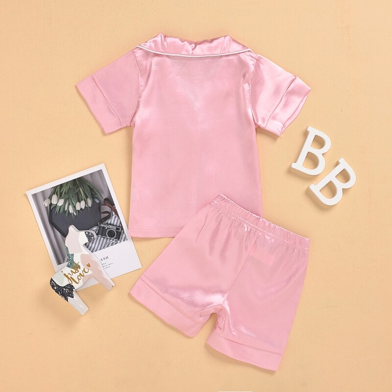 2 pçs crianças pijama da criança do bebê menino menina cetim seda pijamas definir nova camisa de manga curta topo + calças sleepwear verão botão macio