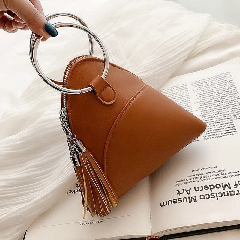 Vrouwen Kwastje Bag Vrouwelijke Literaire Single-Schoudertas Minderheid Crossbody Tas Trend Vrouwen Leuke Ring Handtas Driehoek tas