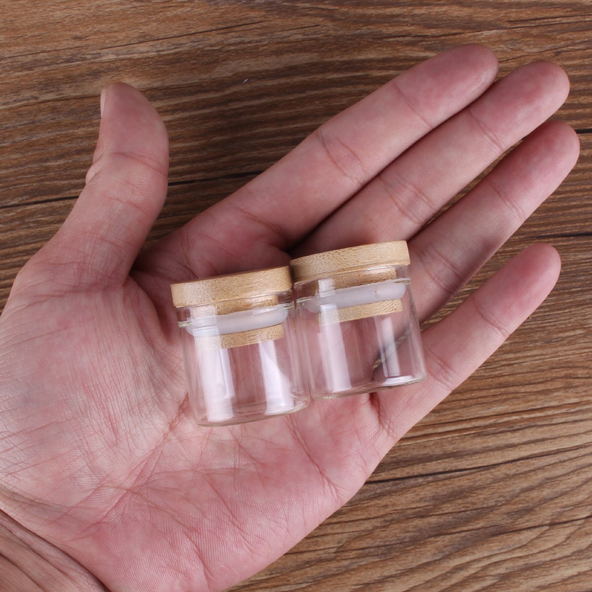 5pcs 10ml Mini Glass Bottles Glass Jars with Bamboo Lids Glass Vials Spice Jars for Wedding Favors Size: 30*30mm