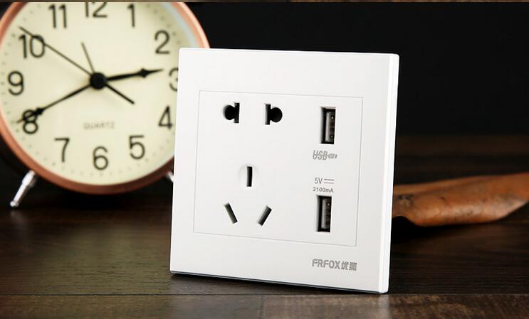 Universal USB Wall Socket AC 110-250V US UK EU AU Wall Socket 2 Port 5.0V USB Outlet Power Charger for Cellphone