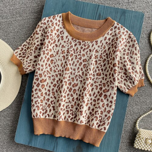 Style Hong Kong Style Retro Chic Loose Wild Leopard Print Soft Short-sleeved Sweater Short Top Women sweater women: Khaki
