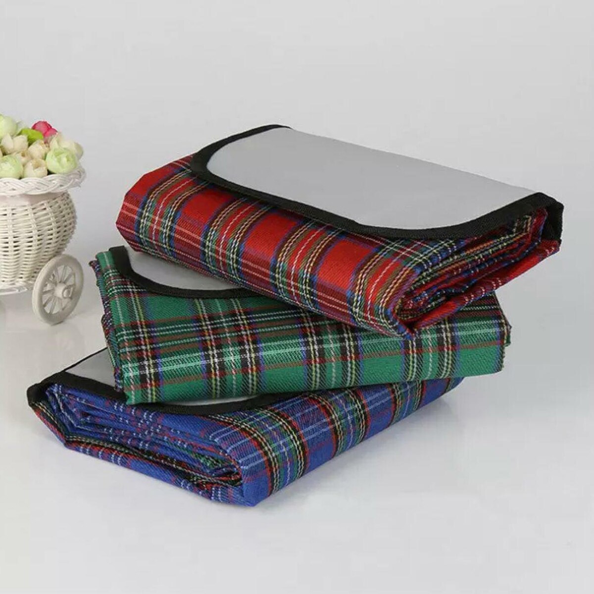 Waterproof Folding Picnic Mat Outdoor Family Kids Camping Multiplayer Beach Moisture-Proof Portable Hiking Beach BBQ Pad Blanket