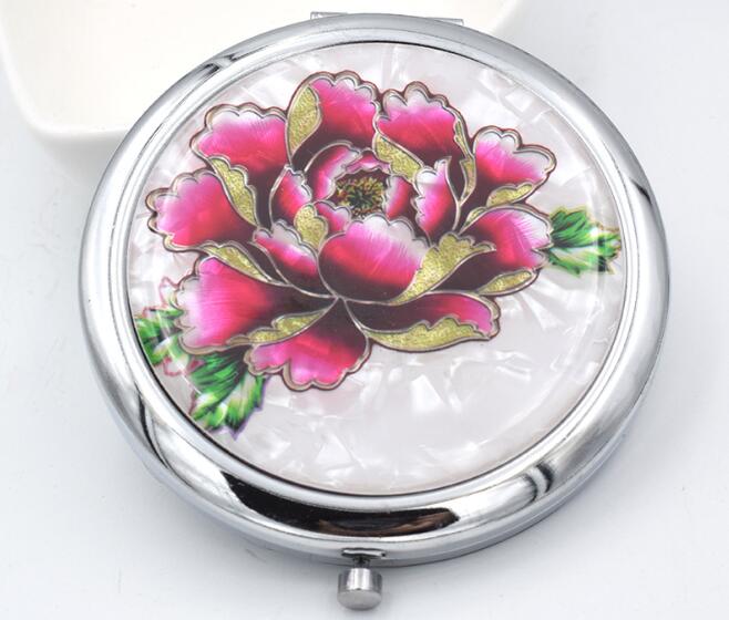 1 pcs Mini Make-Up Compacte Pocket Spiegel Bloem Vlinder Metalen Draagbare Twee-side Folding Make-Up Spiegel Vintage Cosmetische Spiegels