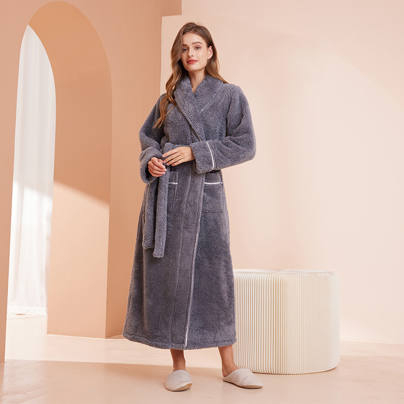 Vrouwelijke Herfst en Winter Warm Lange Flanel Dikke Paar Bad Badjassen Mannen Vrouwen Pyjama Douche Gewaad Badhanddoeken Voor Volwassenen