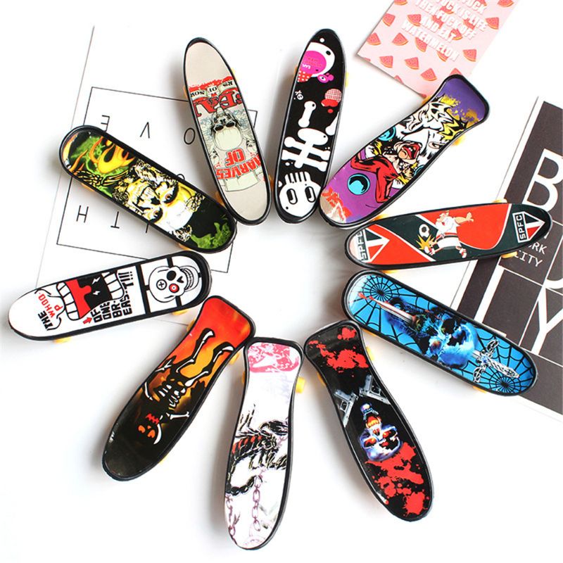 15 pièces Cool crâne touche Mini Skateboard enfant jouet fête faveur
