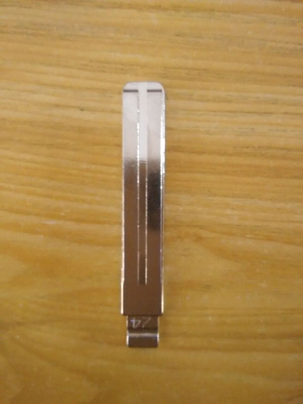 NO.24 Key Blade for Volvo Folding Key Middle Groove Replacement Blade