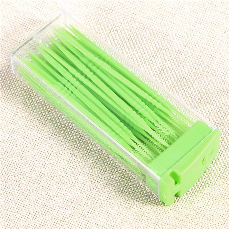 50 Stuks Draagbare Dental Tooth Pick Interdentale Borstel Plastic Orale Tandenstokers Met Case (Willekeurige Kleur)