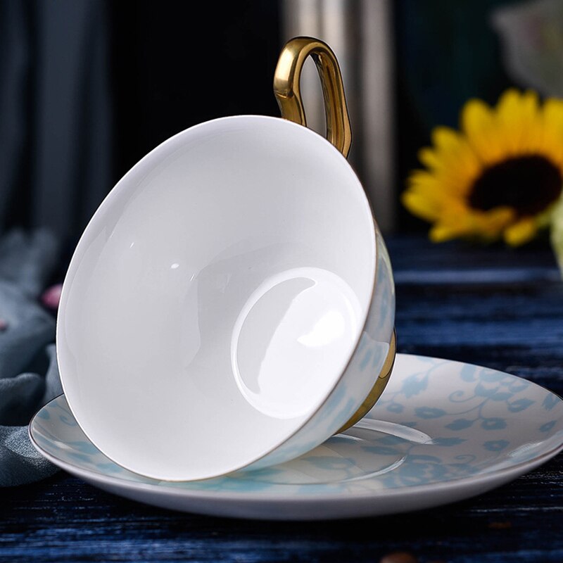 200 ml Porseleinen Theekopjes Fijne Bone China Thee Kop en Schotel Set Britse Stijl Luxe Keramische Koffie Kopjes 2 kleuren
