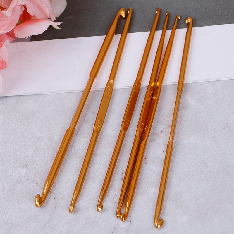 6Pcs/Set Knitting Needle Set Metal Handle Craft Weave Craft Sweater Knitting Needles Golden Alumina Double End Crochet Hook