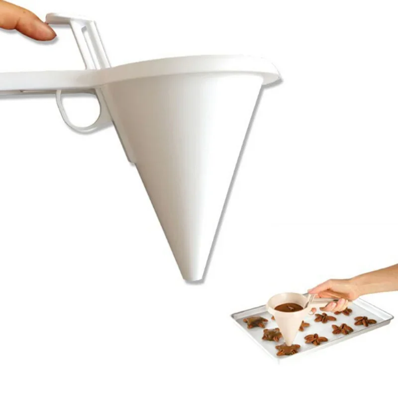 batter separator, cake baking tool, chocolate dispenser, cup, funnel, Handheld cake dispenser