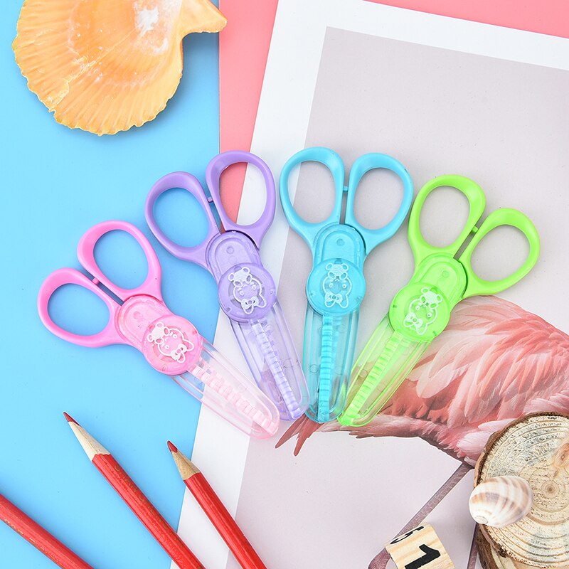 Herramientas de corte de papel tijeras pequeñas de plástico tijeras de color aleatorio niños Escuela Primaria estudiantes mano