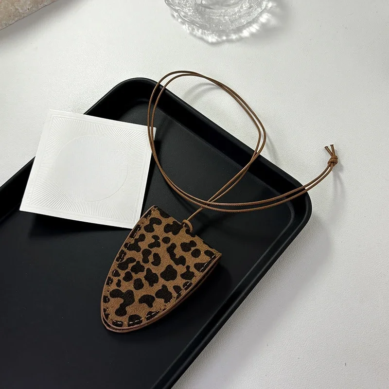 Bilandi joyería de temperamento moderno bolso con estampado de leopardo colgante collar para mujer accesorios: Cobalto violeta