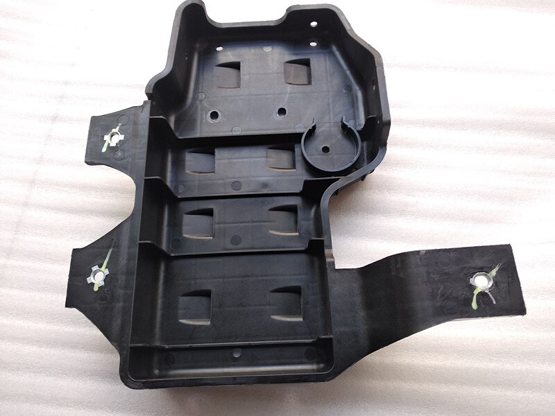 For HYUNDAI SantaFe IX45 Activated carbon canister housing cover Plastic shell Black shell 314252W000 31425-2W000