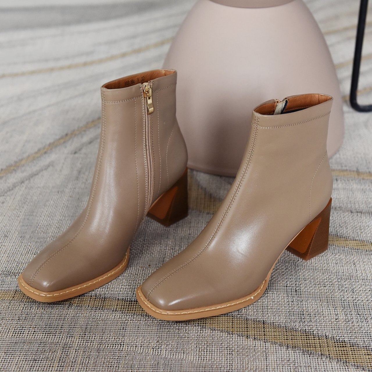 Winter hingh hak laarzen pu enkellaarsjes bruin zwarte laarzen vierkante hak dames rijden suède vierkante neus leren laarzen dames botas mujer: Beige / 40