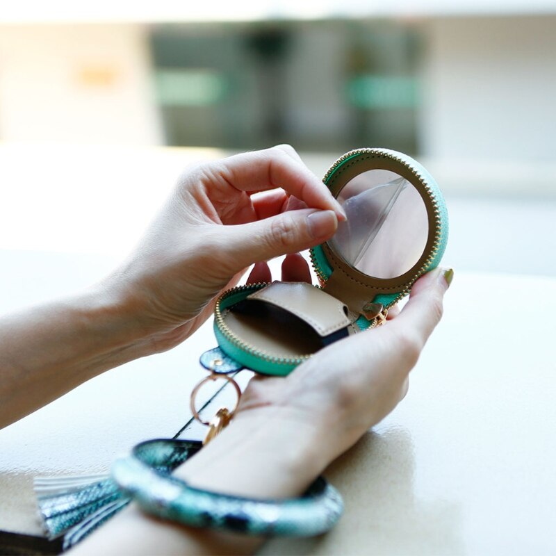 Vrouwen Oordopjes Sleutelhanger Armband Tas Lederen Polsbandje Cirkel Sleutelhanger Bangle Koptelefoon Kwastje Mini Portemonnee Met Make-Up Spiegel