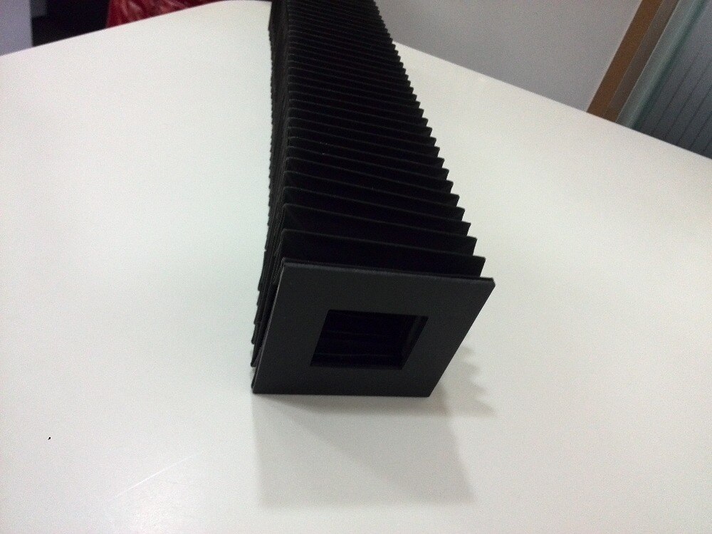 Vierkante accordeon beschermhoes Binnen: 35mm x 35mm, Buiten 55mm x 55mm, Lengte 300mm