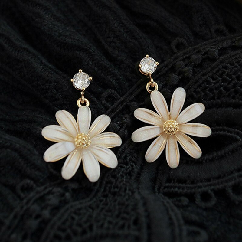 Orecchino di girasole coreano carino moda per le donne squisiti orecchini fiore margherita resina strass Boho Stud accessori gioielli