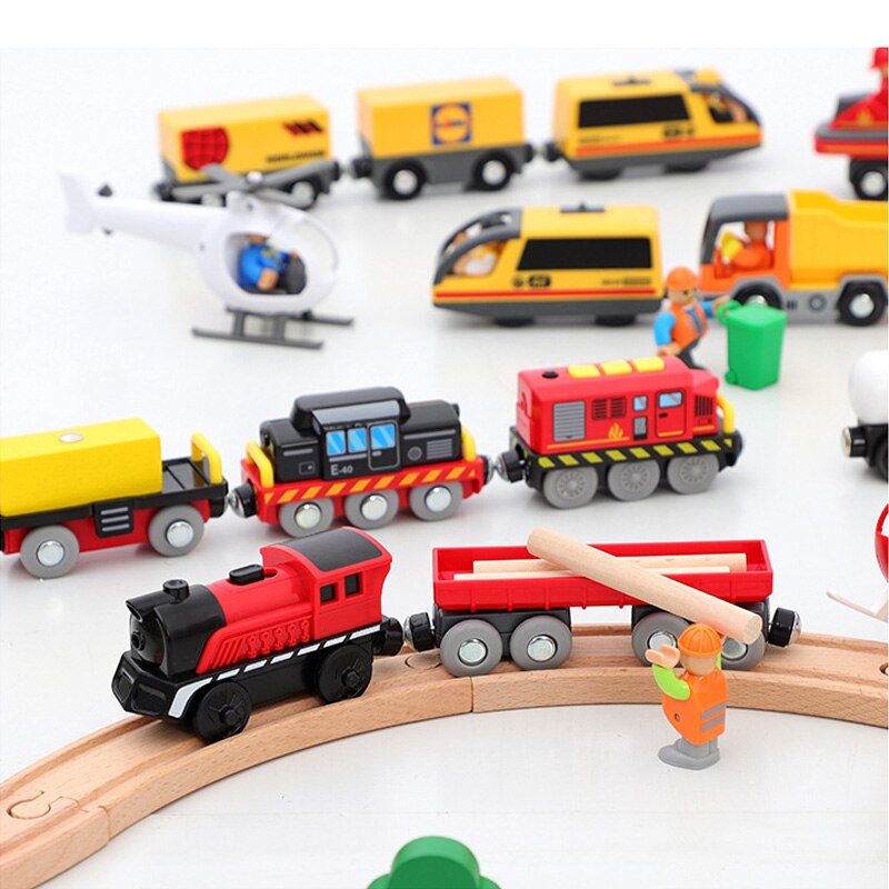 Locomotiva ferroviaria RC treno elettrico collegato magneticamente giocattolo ferroviario magnetico compatibile con binario in legno Biro per regalo per bambini