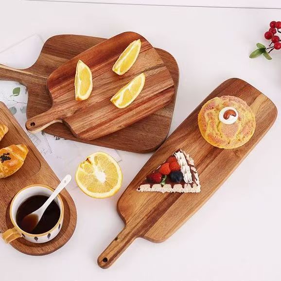 Hochwertiges Schneidebrett aus Buchenholz mit Loch zum Aufhängen, hochwertiges Küchenwerkzeug, Mehrzweck-Schneidebrett aus Holz für Brot, Pizza