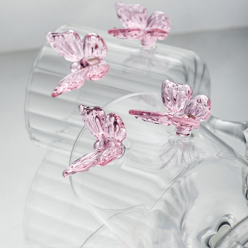 BespritGift Borosilicate Wine Glass Set Butterfly 2pc Goblet Cups for Cocktail & Champagne Glassware Box