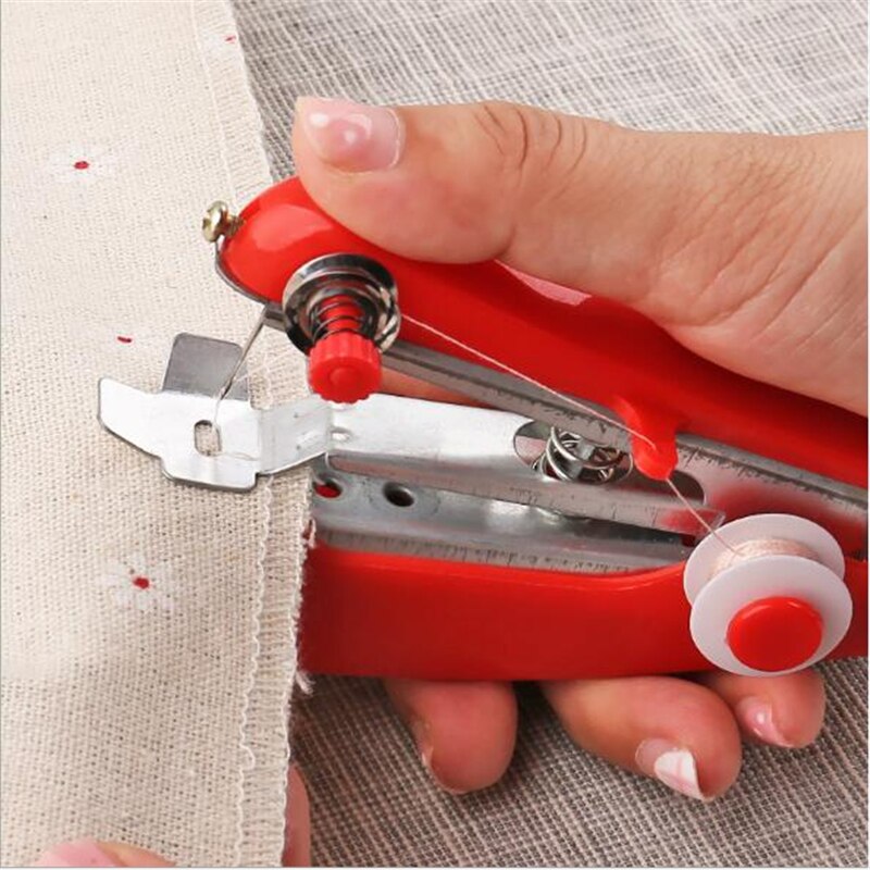 1Pc Rode Mini Naaimachines Handwerken Draadloze Hand-Held Kleding Nuttig Draagbare Naaimachines Handwork Gereedschap Accessoires: Red1