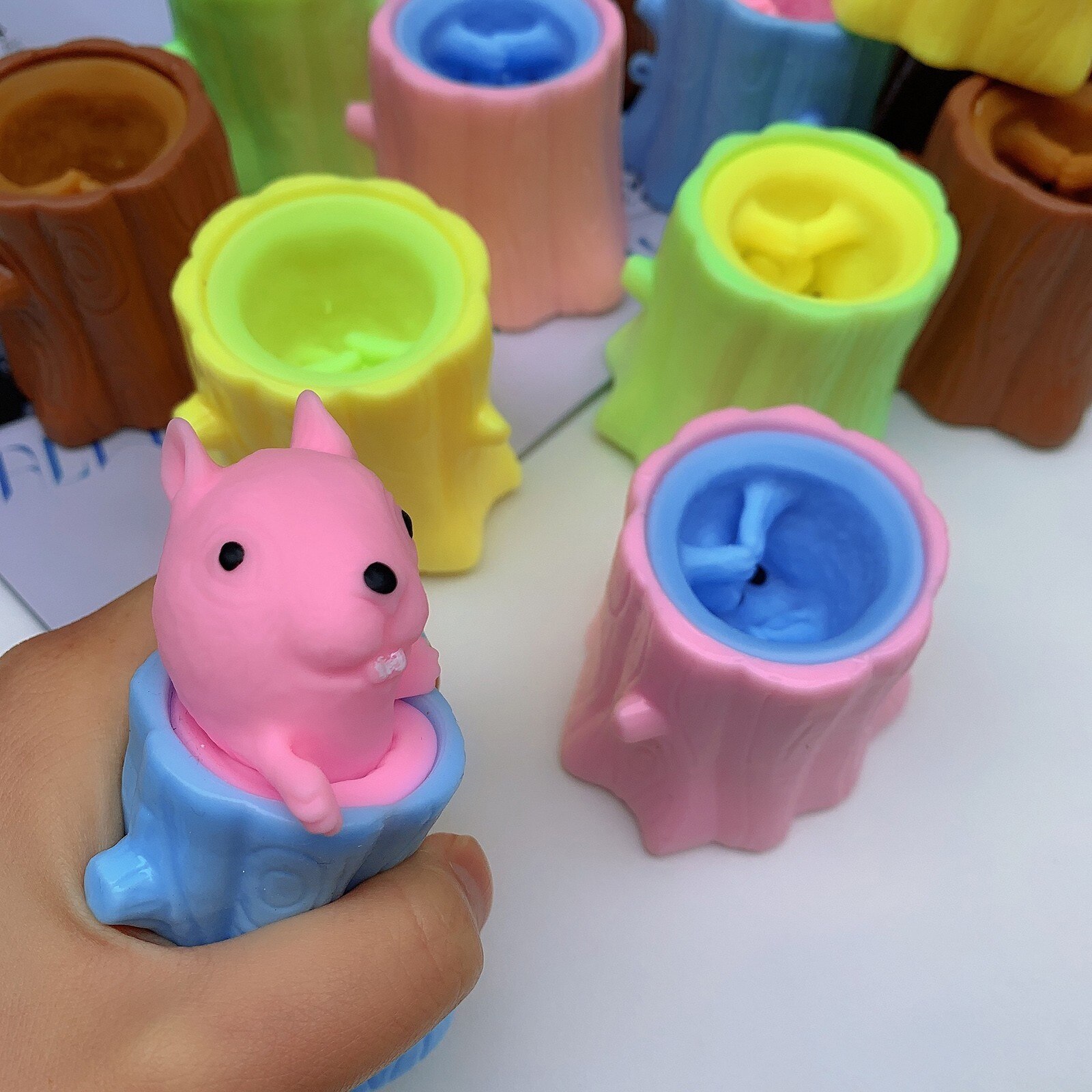 Color Squirrel Cup Office Decompression Squirrel Stump Stress Reliever Office Home Toys Fidget Toys Cup Strange Toys