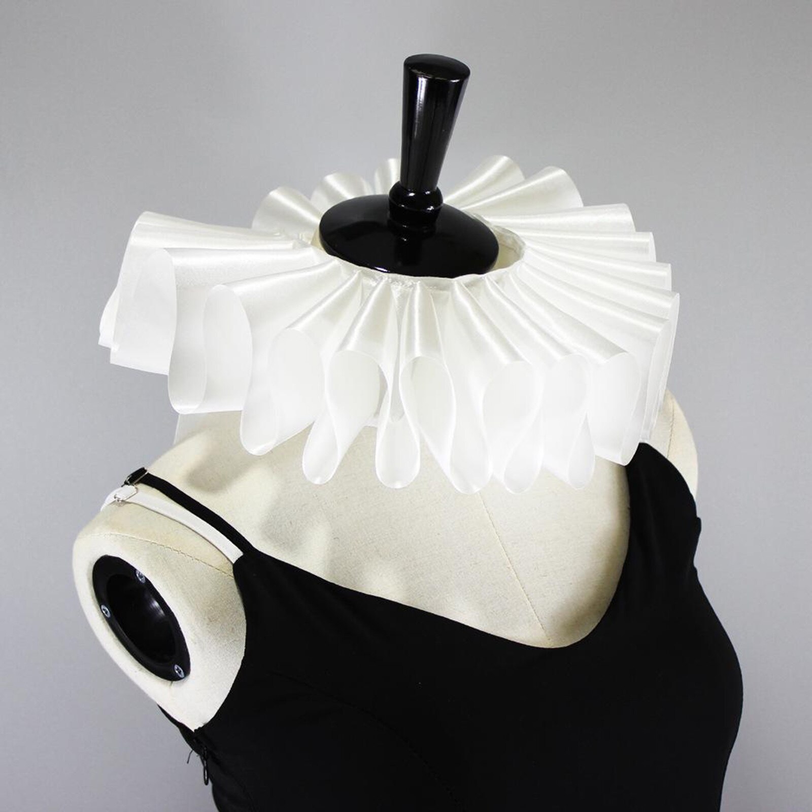 Victoriansk elizabethan flæse hals klovn krave satin steampunk tørklæde: Hvid