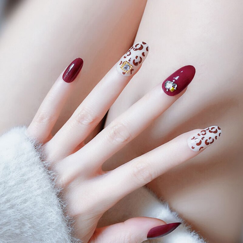 24 pièces/ensemble paillettes strass faux ongles rouge foncé Long rond artificiel faux ongles conseils avec autocollant de colle pour bureau à la maison