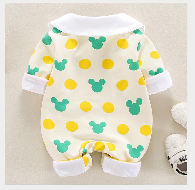 La ragazza della farfalla ah una più spessa del cappotto 1