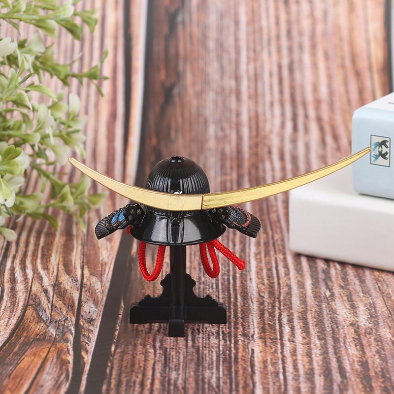 Festive Dress Up Hat Shield Pretend Knight Toy Medieval Helmet Knight Hat Rubber Shield Pretend Knight Game Gladiator Helmet Toy: BK