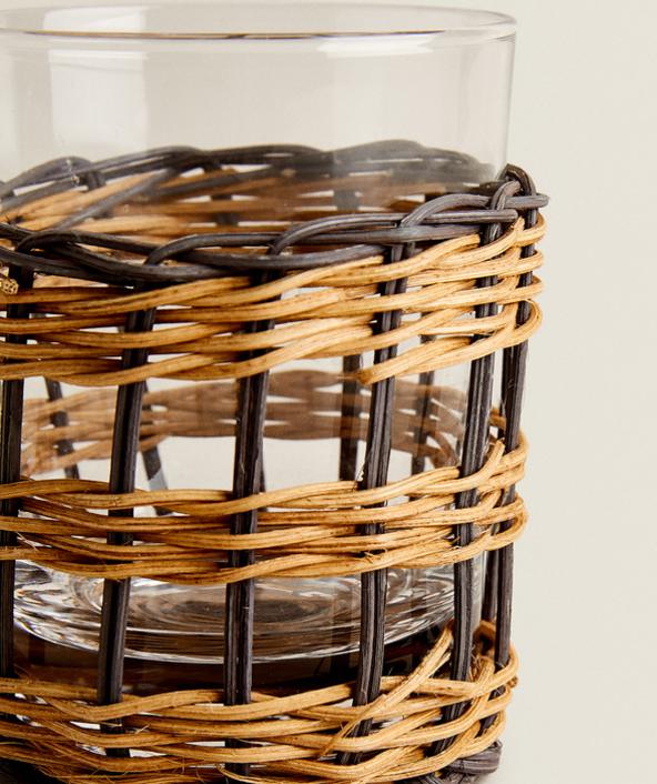Marco de mimbre de ratán, taza de cristal de único, decoración del hogar, vasos de agua fría