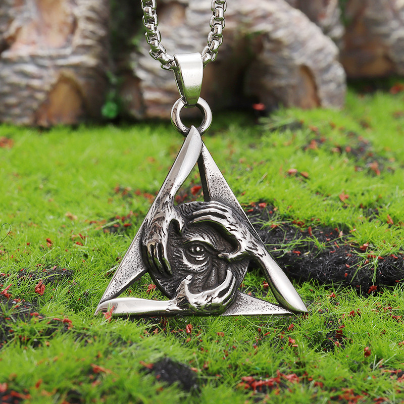 Colgante de Ojo Triangular de Horus con cadena de acero inoxidable, collar de Ojo de Dios, accesorios de joyería urbana a la para hombre: Plata antigua plateada