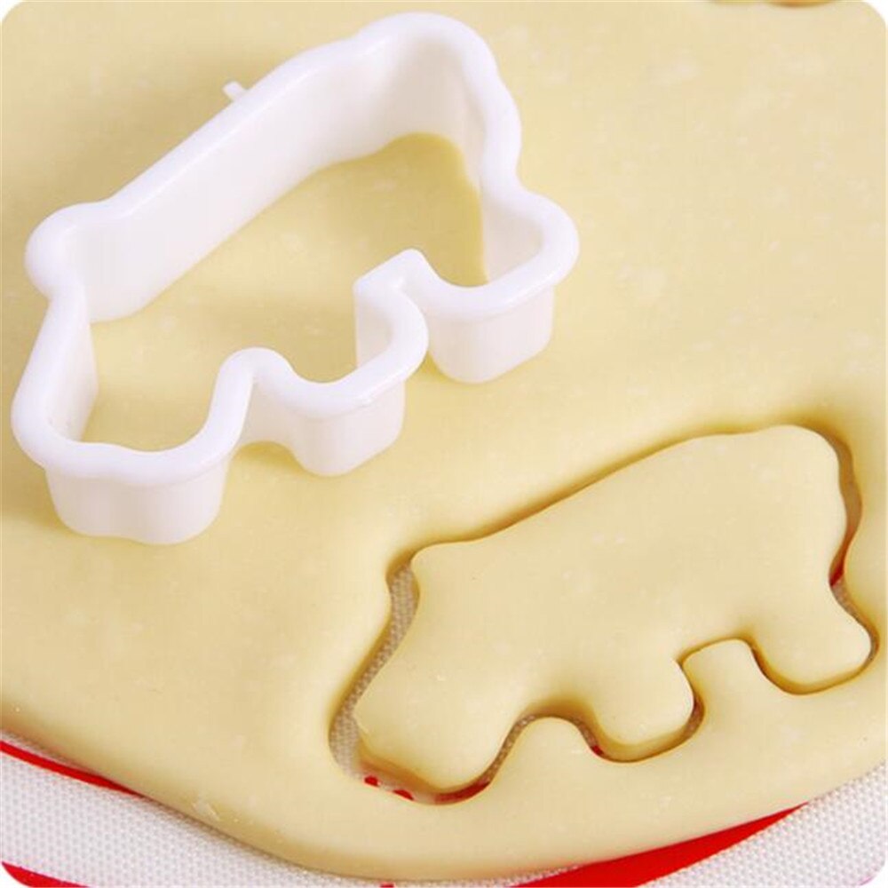 6pcs/set Christmas Cookie Cutter Tools Stainless Steel Gingerbread Men Shaped Biscuit Mold Kitchen Cake Decorating Tool